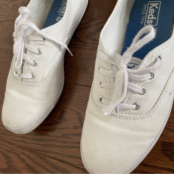 White Canvas Keds | Women’s Size 7.5 - Picture 3 of 9